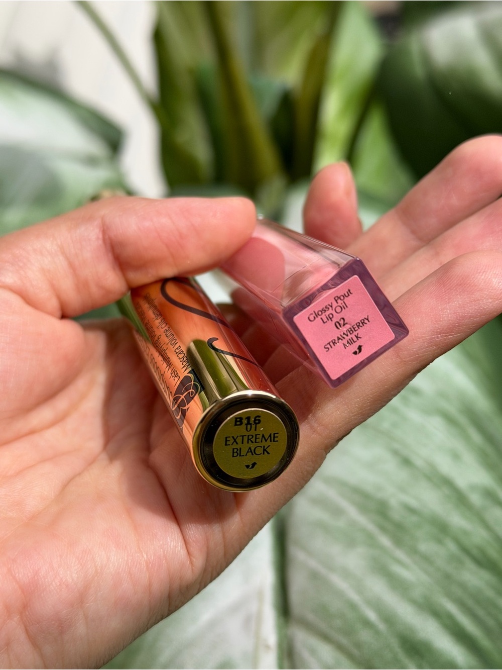 Estee Lauder Pink Lip Gloss and mascara - Picture 3 of 5